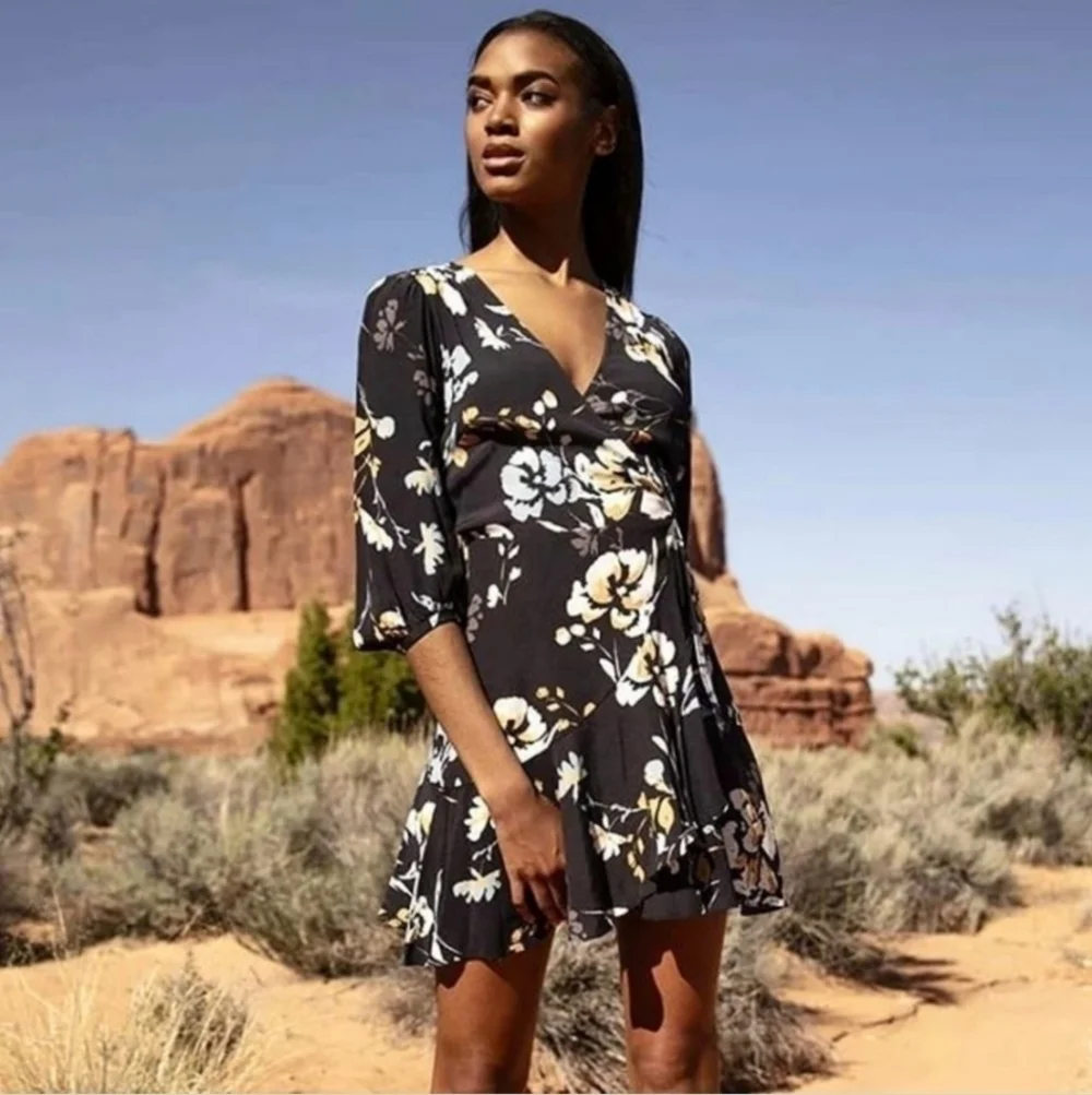 Yumi Kim Love Wins Black Floral Ruffled Wrap Dress Size Small - Picture 2 of 12